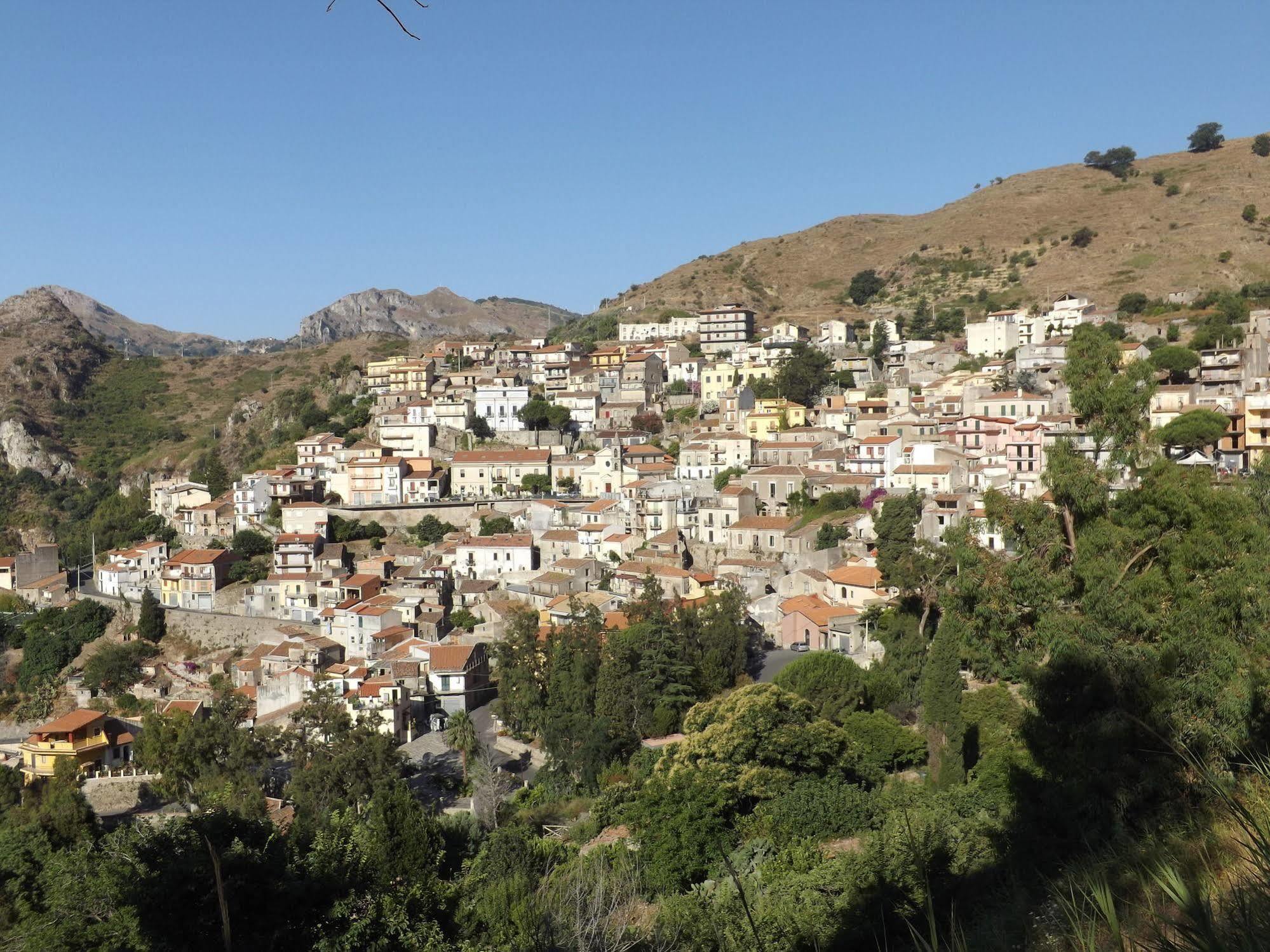 Albergo Diffuso Borgo Gallodoro ภายนอก รูปภาพ