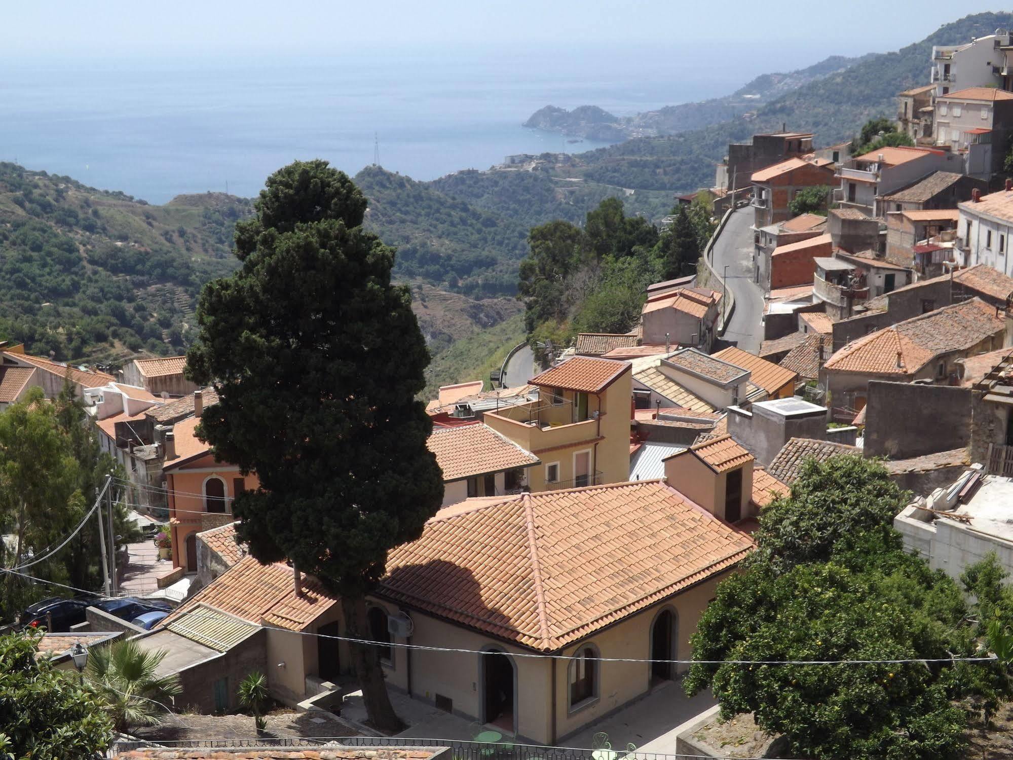 Albergo Diffuso Borgo Gallodoro ภายนอก รูปภาพ